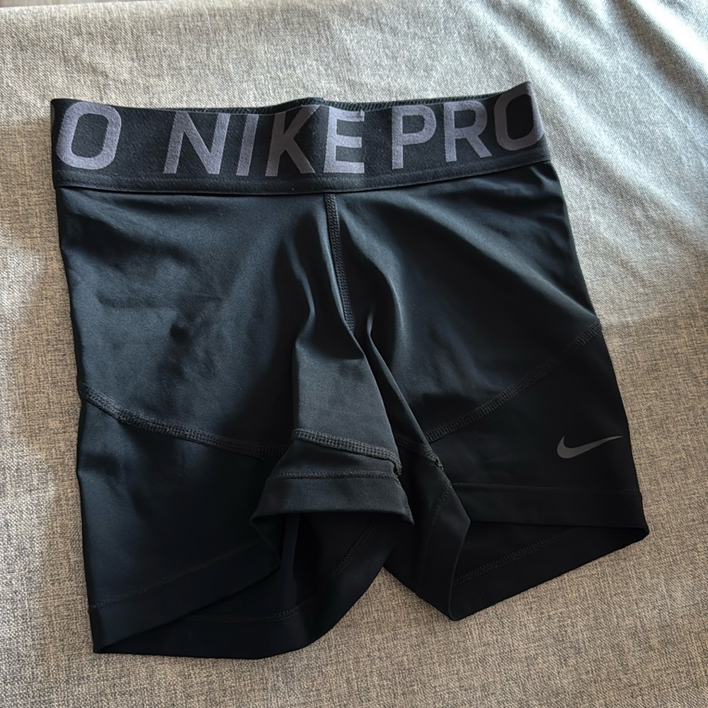 Nike pro shorts black